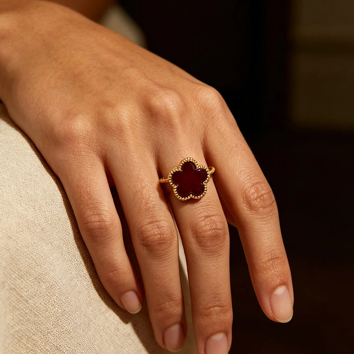 Vintage Emaille-Blumen-Offener Ring für Damen, Goldfarben, Edelstahl, Gedrehter Verstellbarer Manschettenring, Ästhetischer Boho-Schmuck, Geschenk – Detail 3