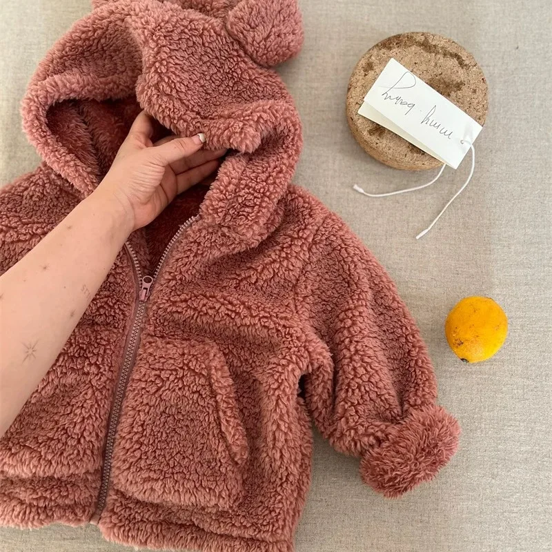 Koreanischer Stil, neuer Herbst- und Wintermantel für Kleinkinder, Mädchenmantel mit Kapuze, Wollpullover, verdickter warmer Baumwollmantel, Lammwoll-Oberteil. – Detail 8