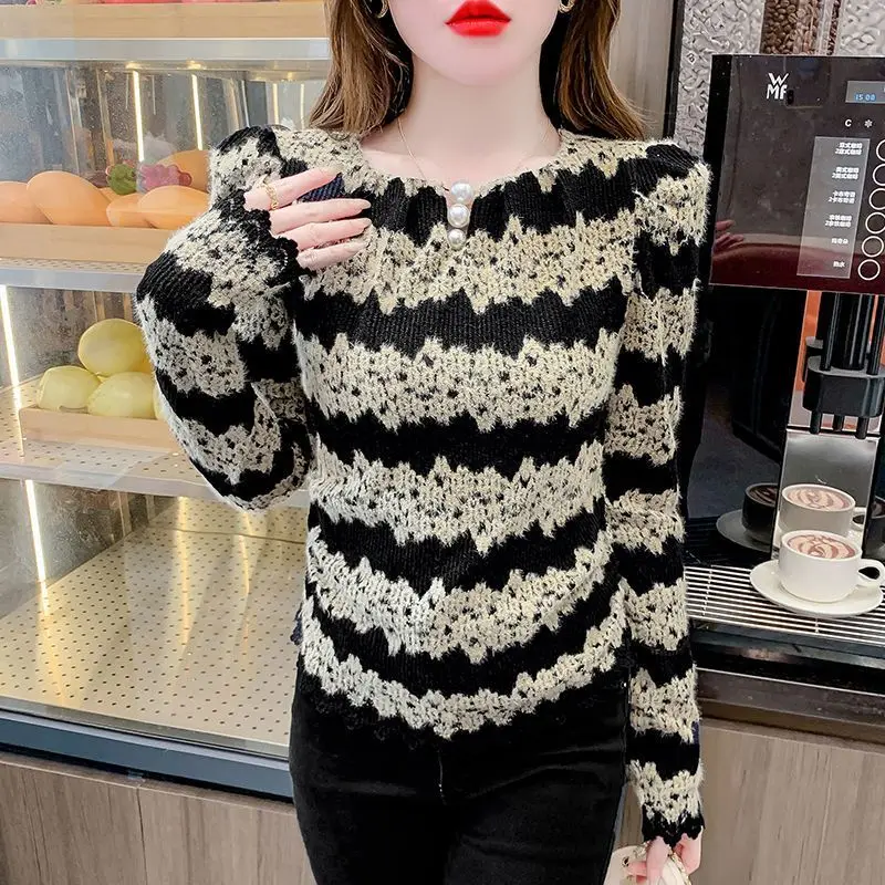 Vintage Autumn Winter Women\'s O-Neck Striped Embroidered Lace Grind Hair Contrast Color Fashion Loose Long Sleeve T-ShirtsTops