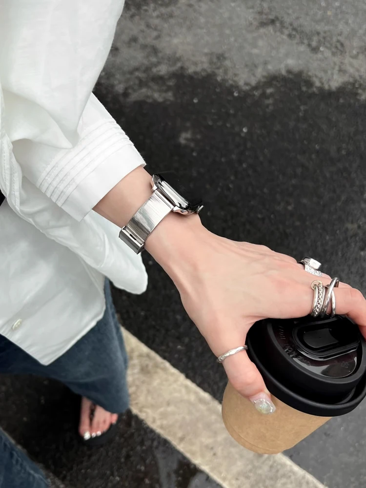 Correa de acero inoxidable brillante para Apple Watch Ultra 10 9 8 7 6 SE 5 4 correa de Metal delgada para iWatch 38mm 40mm 42mm 45 46mm 49mm