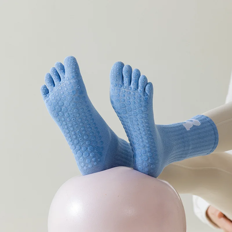 

1Pairs Women's Yoga Socks Silicone Anti Slip Soft Cotton Anti Slip Pilates Socks Ballet Dance Women's Fitness Five Finger Socks