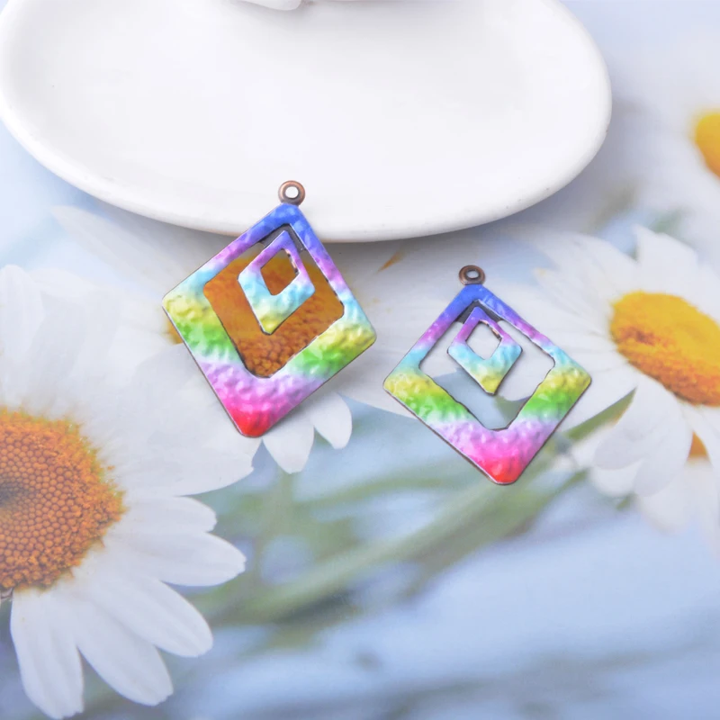 8 Stück/Set Sommer-Stil Eisen Regenbogenfarben Geometrie Herz Runde Anhänger Schmuckzubehör Bemalte Ohranhänger Damen DIY Accessoires – Detail 13