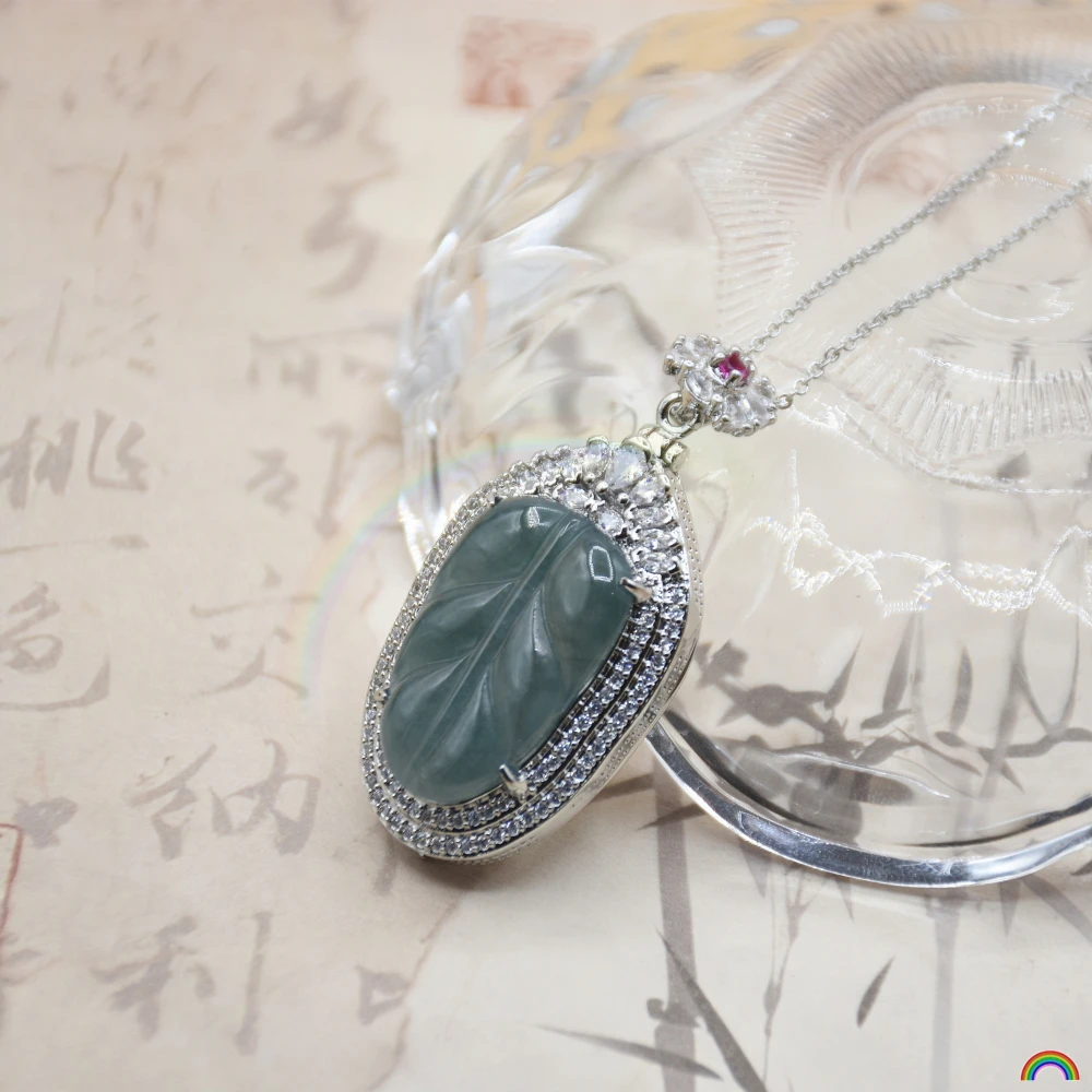 

Natural A-grade blue water jade leaf sachet pendant, gold branch jade leaf jade pendant, Rwbuy brand jewelry design