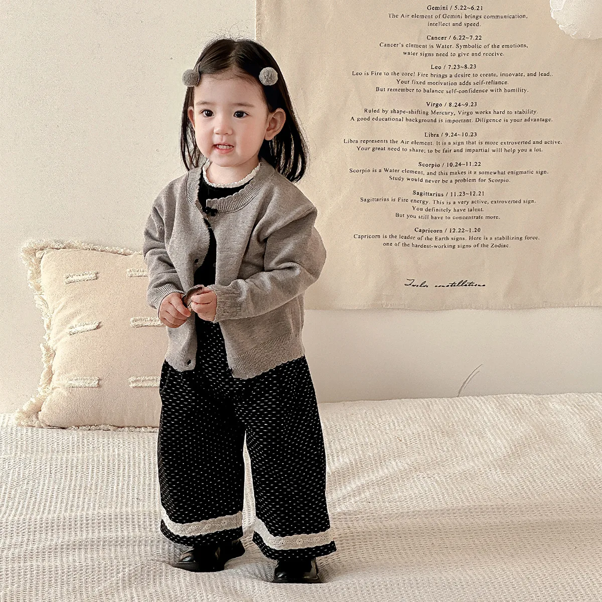 Girls suit spring sweater cardigan 2025 new foreign style baby top infant wide leg pants going out clothes