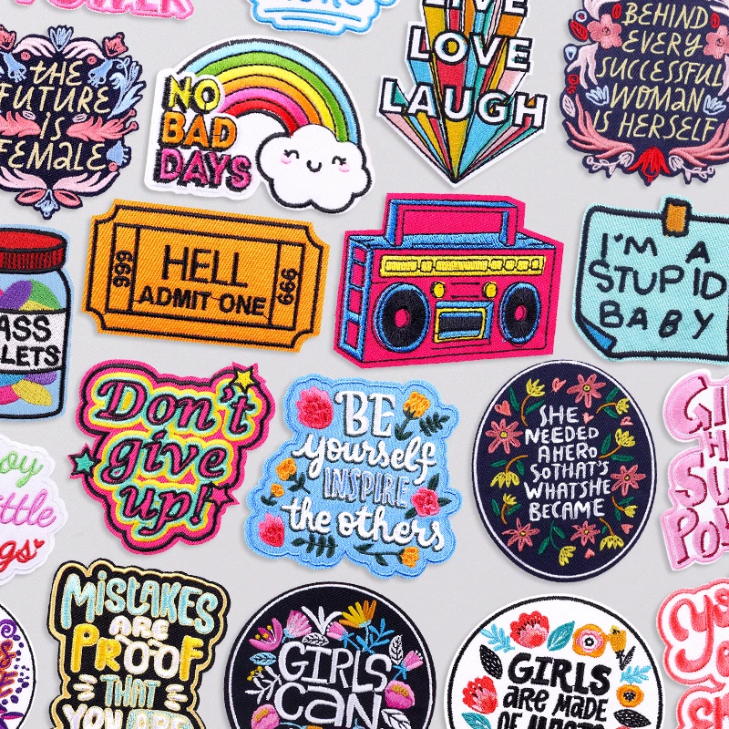【セール中】インスピレーションを与えるフレーズ刺繍パッチ衣類ステッカー漫画レターアップリケアイロン接着パッチ衣類DIY縫製バッジ