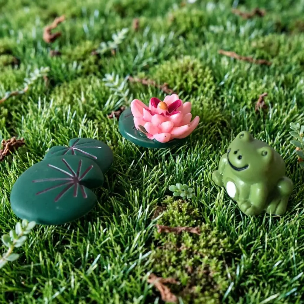 Office Desk Accessory 3 Pcs Mini Resin Figurine Set Tiny Cartoon Pig Puppy Cat Cow Models Fairy Garden Micro Landscape for Diy