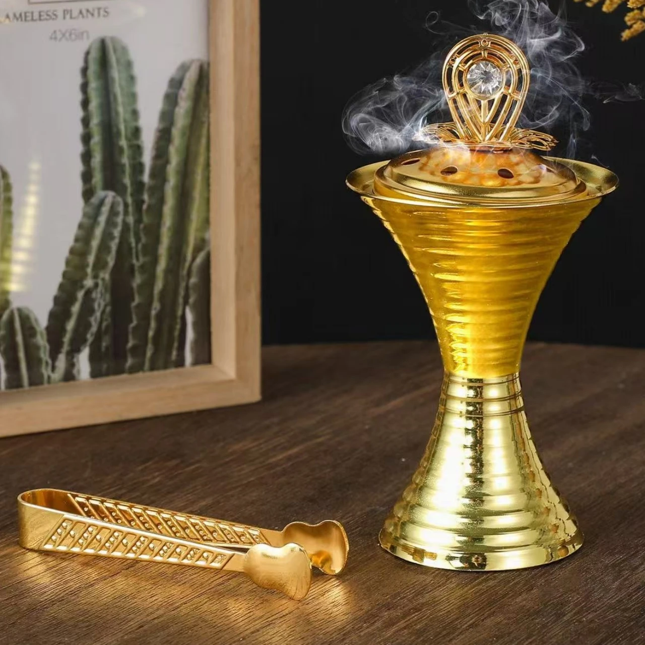 

Middle Eastern Aromatherapy Incense Burner,Golden Torch Thread Design Party Wedding Metal Incense Burner Holder Home Decoration