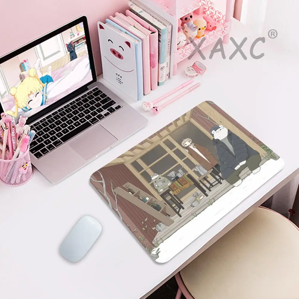

HYBXAXC Cozy Cabin Girl & Bear Coffee Small Mouse Pad,Lofi Winter Desk Decor Desktop Computer Keyboard Wireless Boy Girl Gift