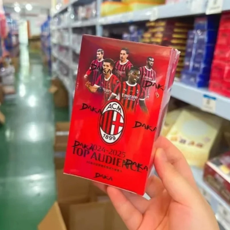 DAKA Original Temporada 2024-25 Serie TOP AUDIENCE Tarjetas de Jugadores Estrella del Real Madrid y Barcelona Caja de Regalo de Club de Fútbol