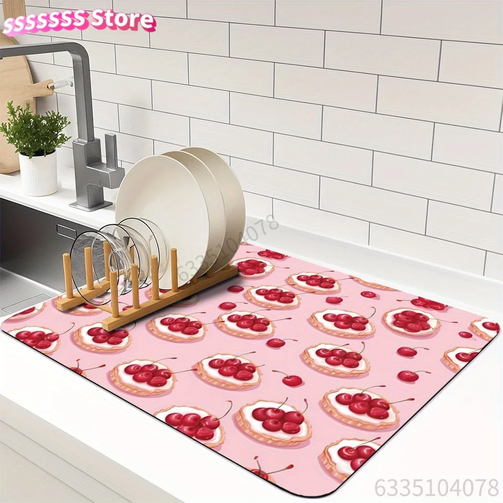 The dish drying mat efficiently captures drips from freshly washed tableware to keep your countertop dry and tidy.
