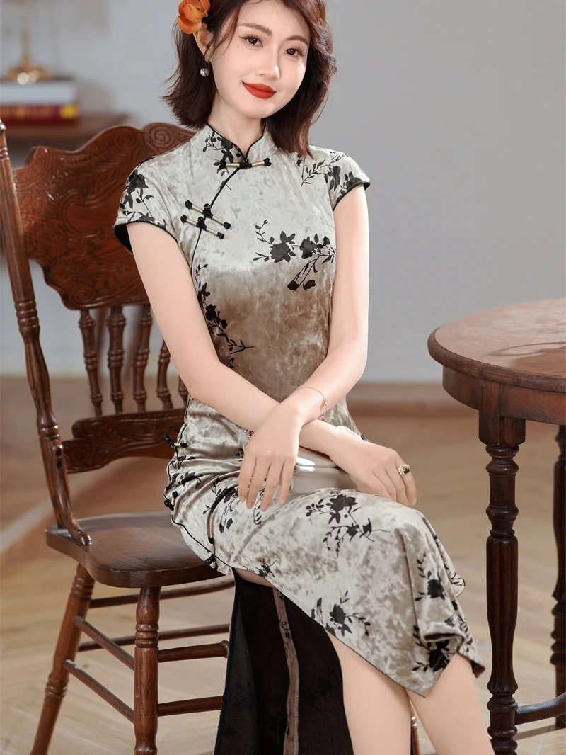 

Ретро-платье-ципао в китайском стиле из бархата с бриллиантовым узором, молодежный национальный тренд, новое китайское стилистическое облегающее платье для женщин