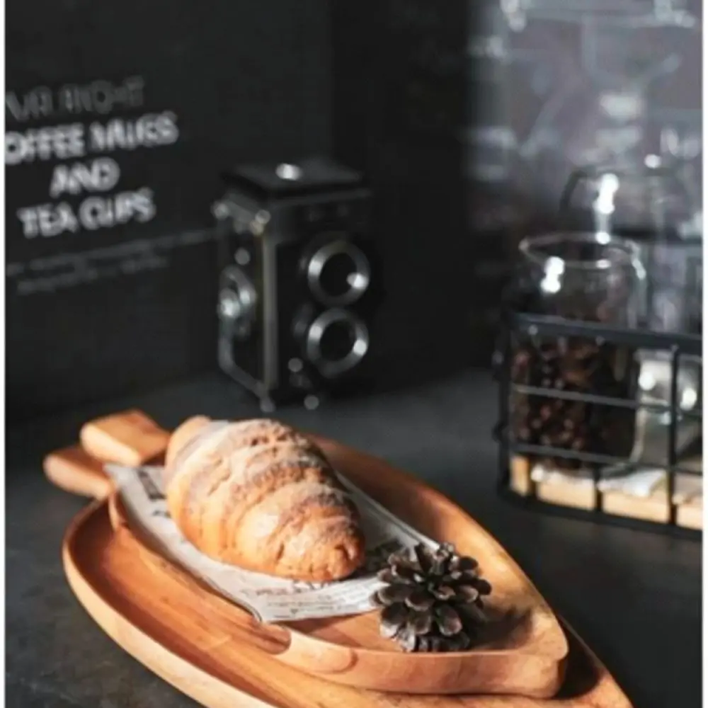 Japanese Style Wooden Serving Platter Elegant Leaf Shaped Dish For Dessert Sushi Snacks Natural Wood Tableware Decor