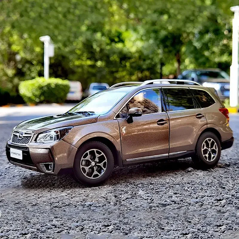 Modèle de voiture en métal Subaru Forester XT 2015 pour hommes, échelle 1:18, simulation moulé sous pression, jouets de véhicules miniatures, cadeaux pour hommes