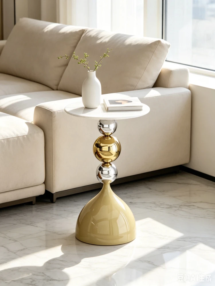 Light Luxury Minimalist Round Sofa Side Table Design Sense Bedroom Metal Bedside Table Creative Corner Table Home Furniture