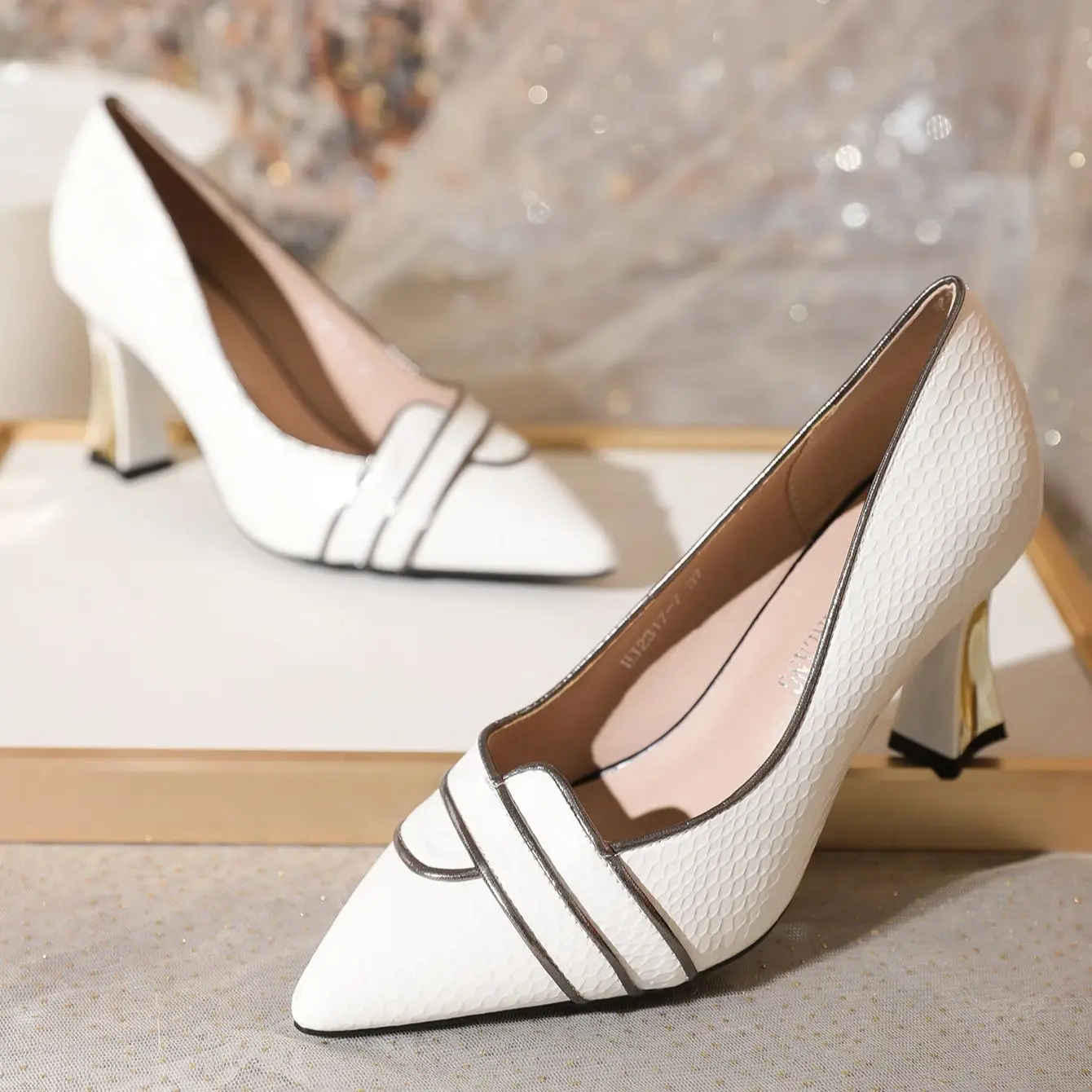 Fashion high-heeled shallow-mouthed single shoe with pointed stitching