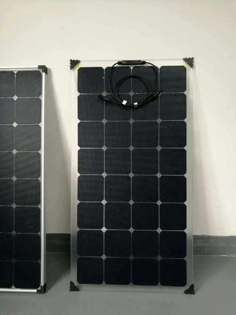 Customized Sunpower Semi Flexible Solar Panel 18W 20W 40W 50W 100W 120W 150W for Camping Car Marine RV Caravan