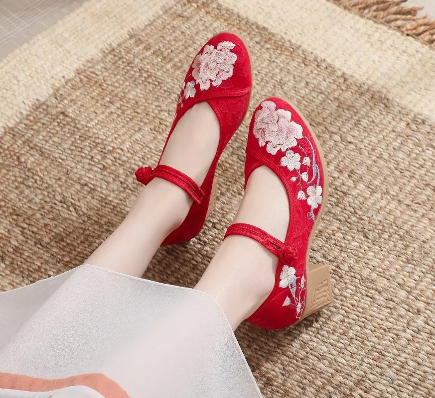 Maogu High Heels Women\'s Cloth Shoes Square Heel Shallow Mouth Round Head Chinese Embroidery Wedding Shoe Pumps Elegant 2023