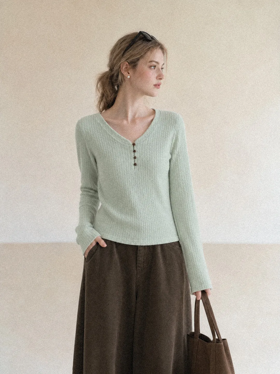 Loose Women's Long Sleeve V-Neck Knitted Top Dopaamine Green Casual Style Comfortable Fit Autumn Winter Fashion Inner Wear