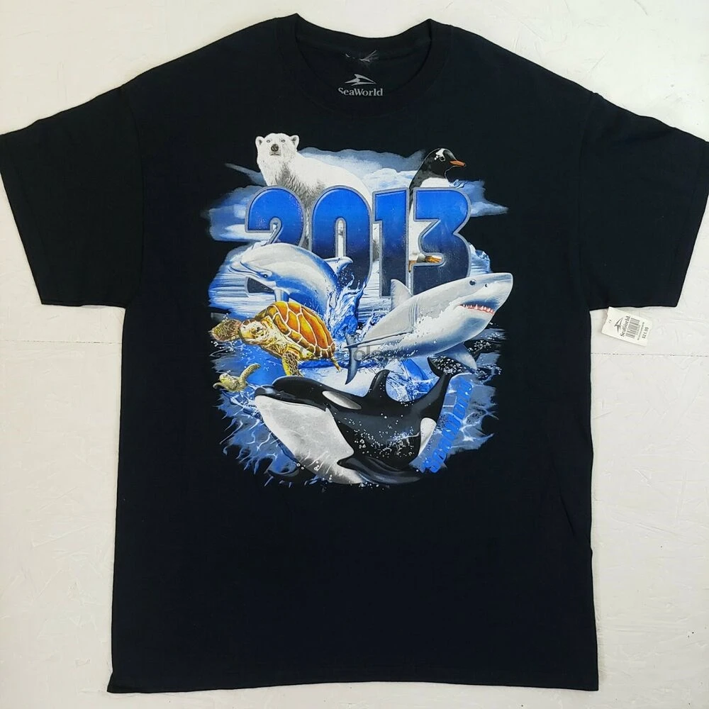 SeaWorld t-shirt 2013 large animals Shamu shark bear dolphin turtle penguin