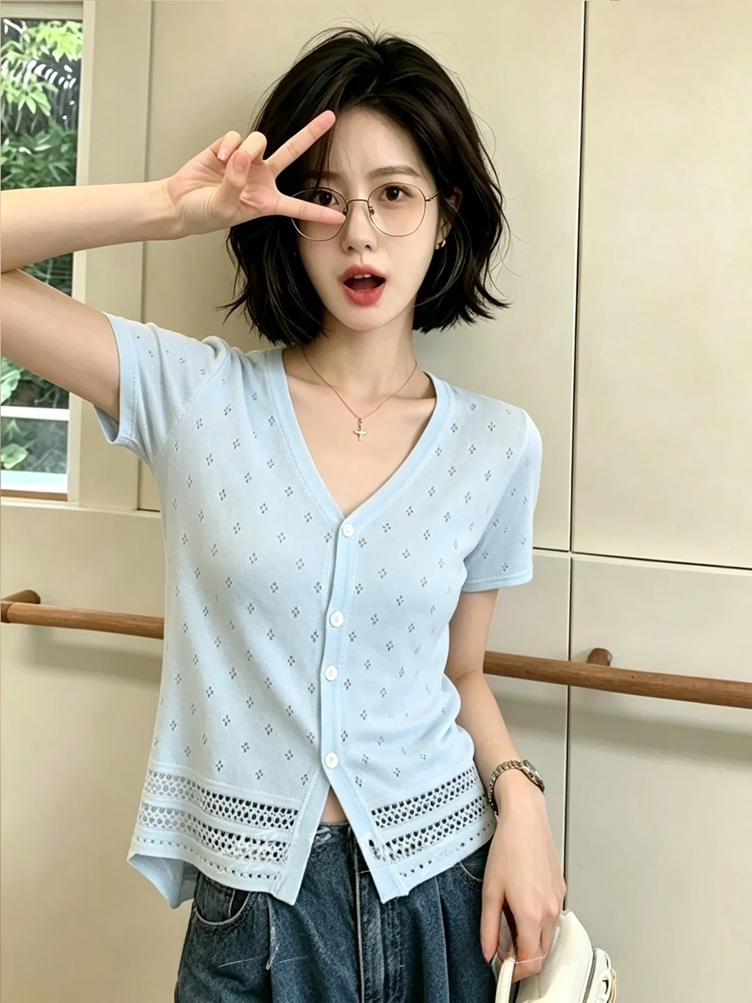 

Fashionable V-Neck Short Sleeve Knitted Sweater Women's Slim Fit Style Single Button Soft Wind Summer Top Breathable And Comf...