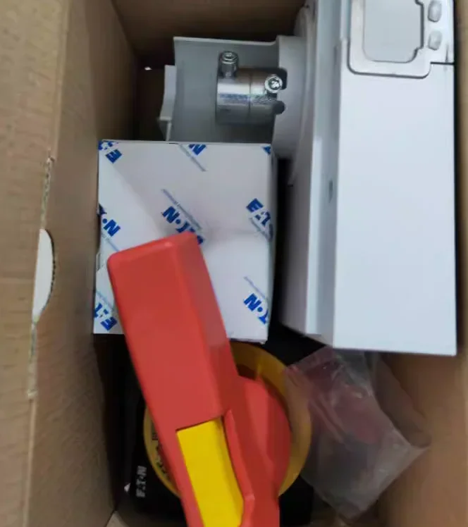 new original plastic Case circuit breaker NZM3-XTVDVR