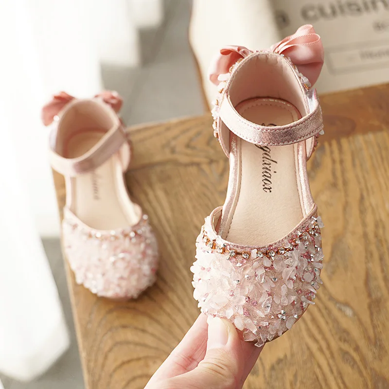 New Kids Leather Shoes Girls Wedding Shoes Children Princess Sandals Sequins Bow Girls Casual Dance Shoes Flat Sandals