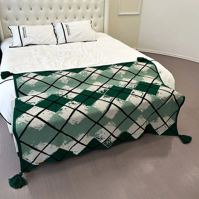 2025 New Multifunctional Diamond Grid Blanket Air Conditioning Nap Sofa Cover Blankets for Office Geometric Pattern Gift Shawl