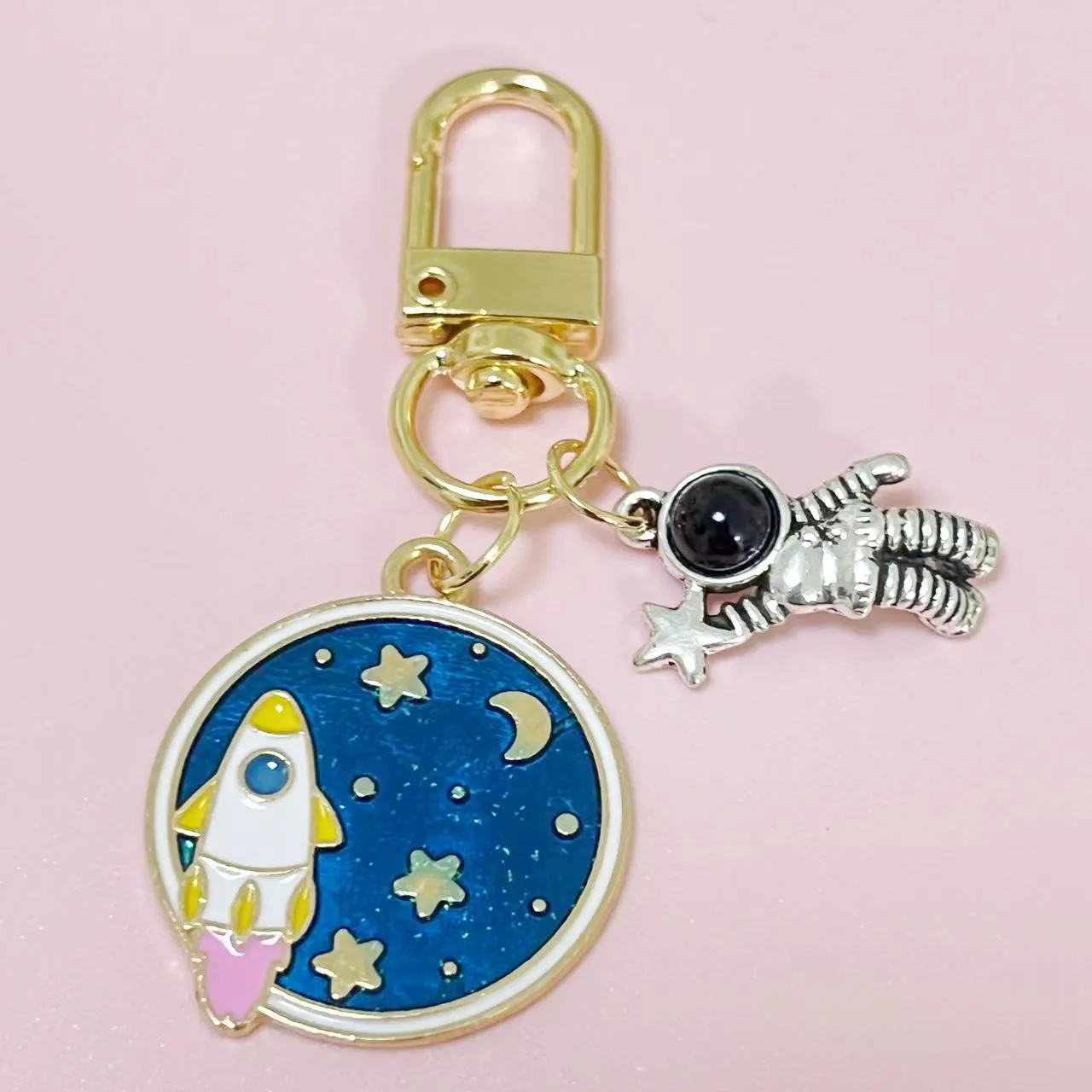 astronaut keychain Planet Universe Spaceman Escape From The Earth Rocket Key Holder Car Keyring Purse Pendant Gift