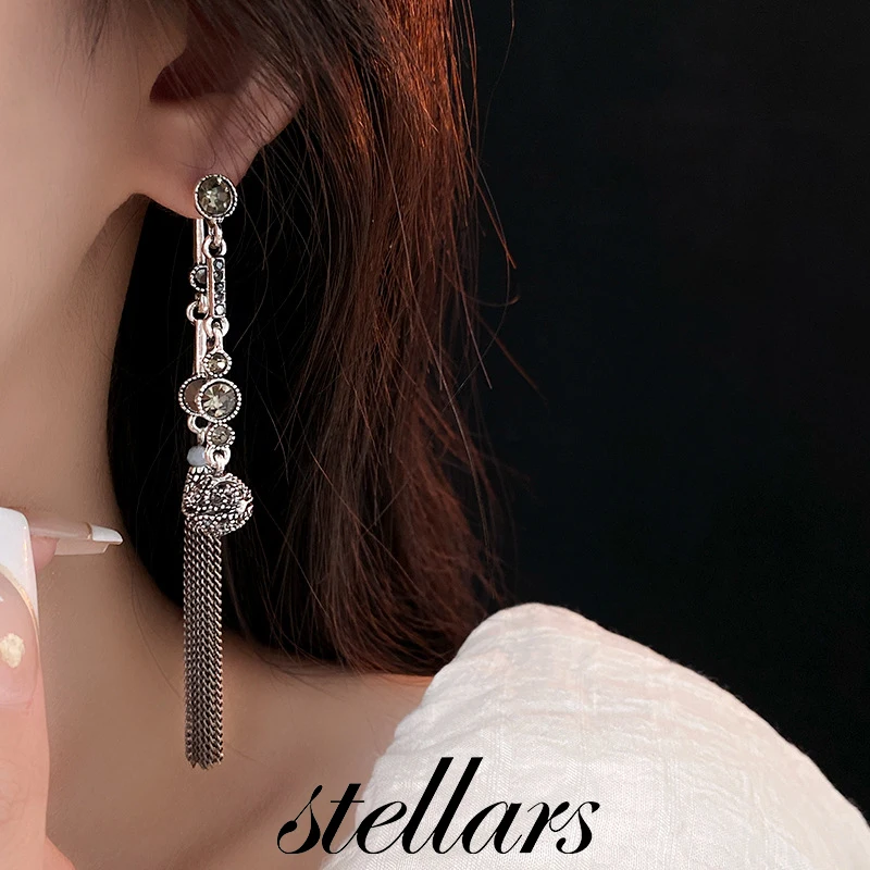 

Vintage Silver Needle Diamond Inlaid Ball Tassel Long Earrings Niche Versatile Drop Earrings Temperament Luxury Women Jewelry