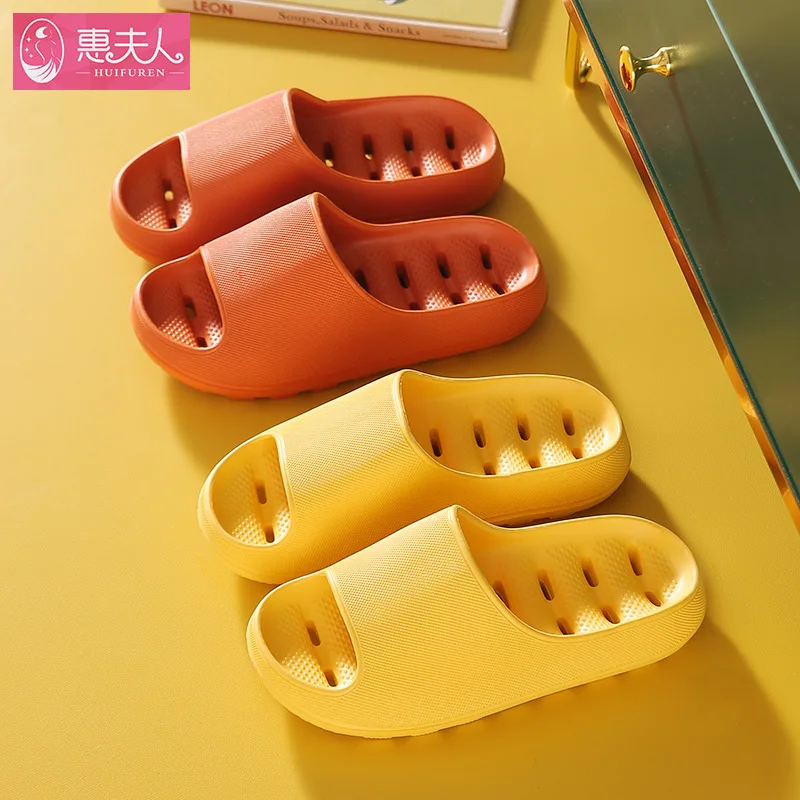 

New 2024 Women Indoor Slippers Thick Sole Cut-out Summer Shoes Woman Men Bathroom Slides Soft EVA Lovers Home Platform Slipper