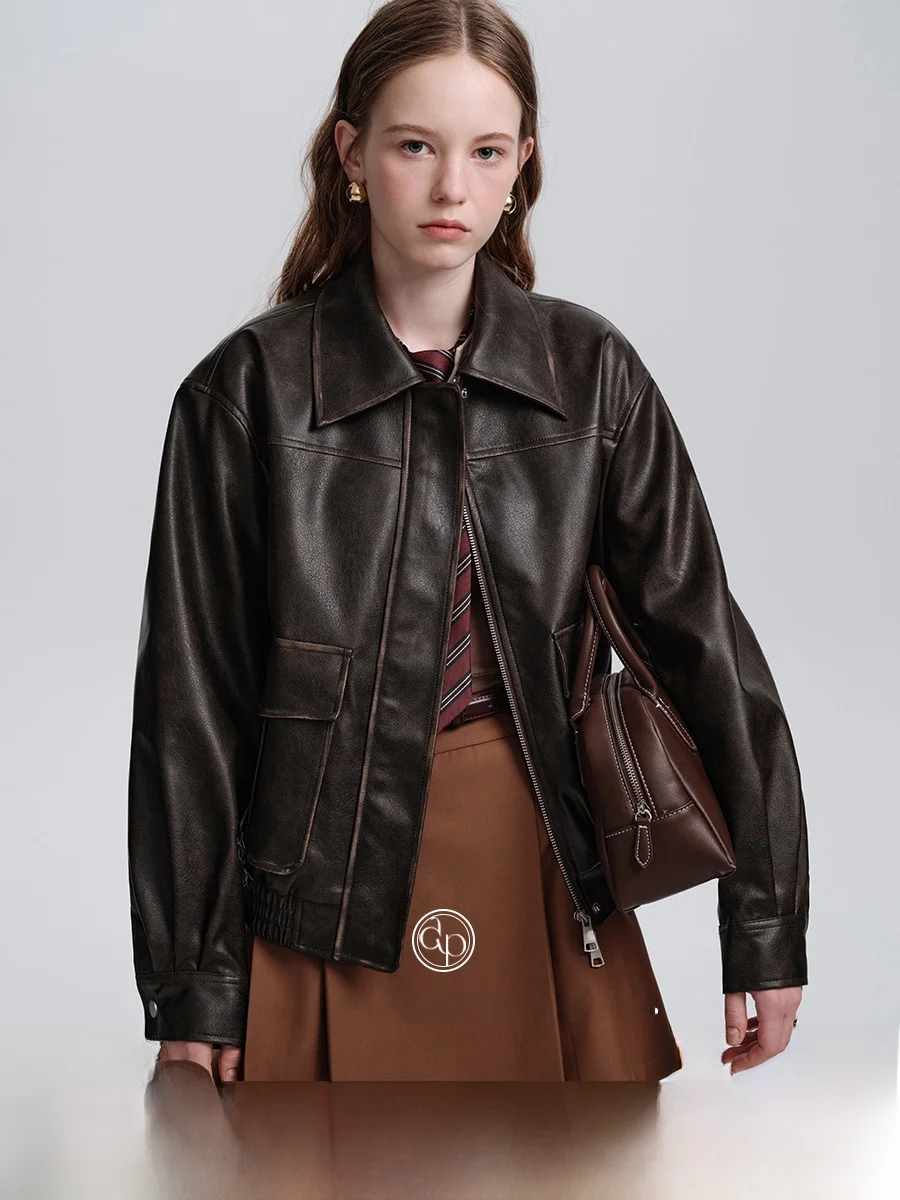 แจ็คเก็ตหนัง PU สไตล์เรโทรสำหรับผู้หญิง แจ็คเก็ตมอเตอร์ไซค์ไซส์เล็ก พร้อมกระเป๋าสะพายไหล่แบบหลวมๆ เหมาะสำหรับการเดินทาง