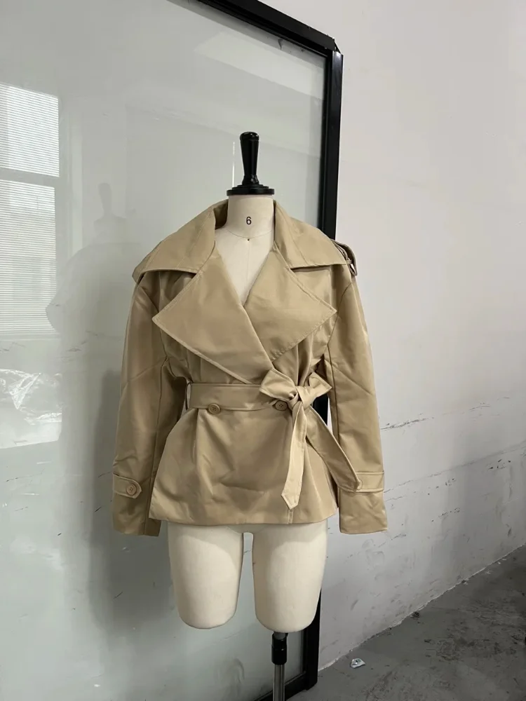 2026 Eleganter Damen-Trenchcoat mit Taillengürtel und Revers, Kurze Boutique-Jacke im Retro-Chic-Stil, Vielseitige Alltags- und Bürokleidung – Detail 6