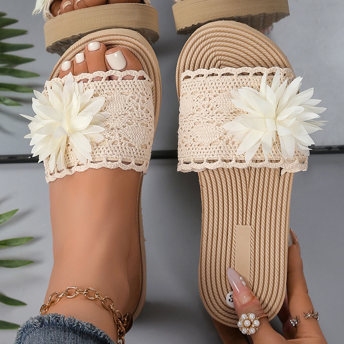 2026 Summer Women's Lace Flower Crochet Slides, Bohemian Flat Beach Slippers, Casual Breathable Sandals for Holiday