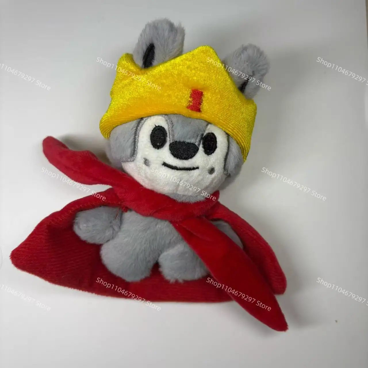 سلسلة مفاتيح KZOO Stray Kids الشهيرة بتصميم رائع وعرض فخور، دمية Crown King القطيفة، هدية للأطفال للأزواج #4