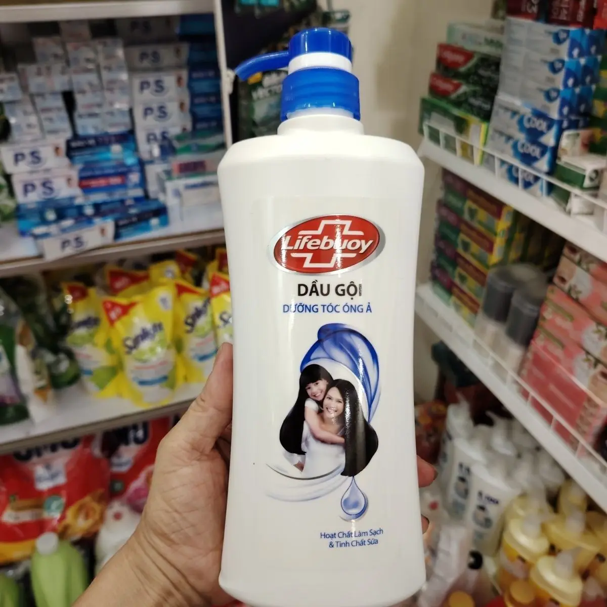 Vietnamese Lifebuoy 640ml – Hydrolyzed Milk Protein, Strengthens Weak Thin Hair, For Fine Strands, Soft Fluid