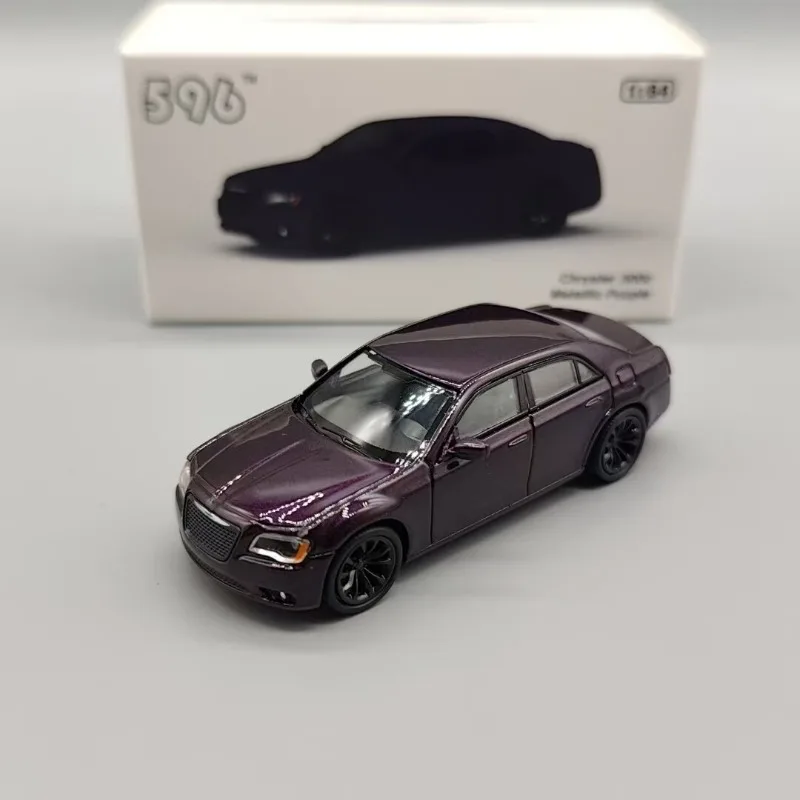 596 1:64 Chrysler 300C cast alloy model, adult static collection piece, boy's toy, holiday gift.