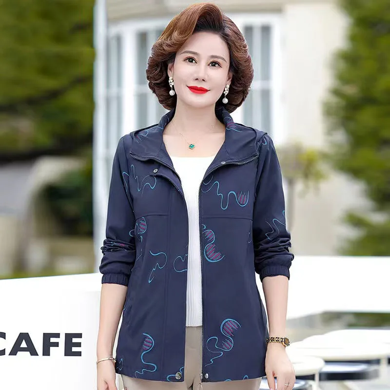 

2024New Jackets Mother Spring Autumn Female Windbreaker Coat Women Western Style Middle-Aged Old Hooded Outerwear Large Size Top