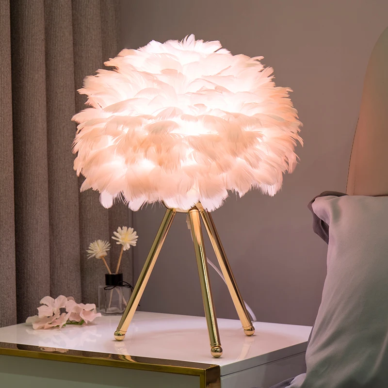 

AiPaiTe Modern Feather Lampshade LED Table Lamp for Bedroom Living Room Multi-color Available Simple Feather Table Lamps