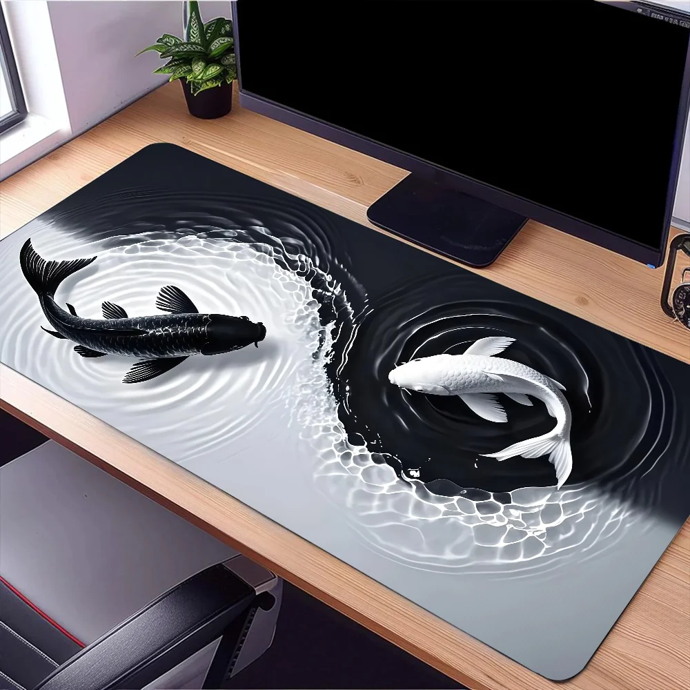 Черно-белая-рыбка-японский-художественный-коврик-для-мыши-большой-настольный-коврик-клавиатура-эргономичный-офисный-резиновый-ПК-нескользящий-с-защитой-от-брызг-для-дома-на-заказ