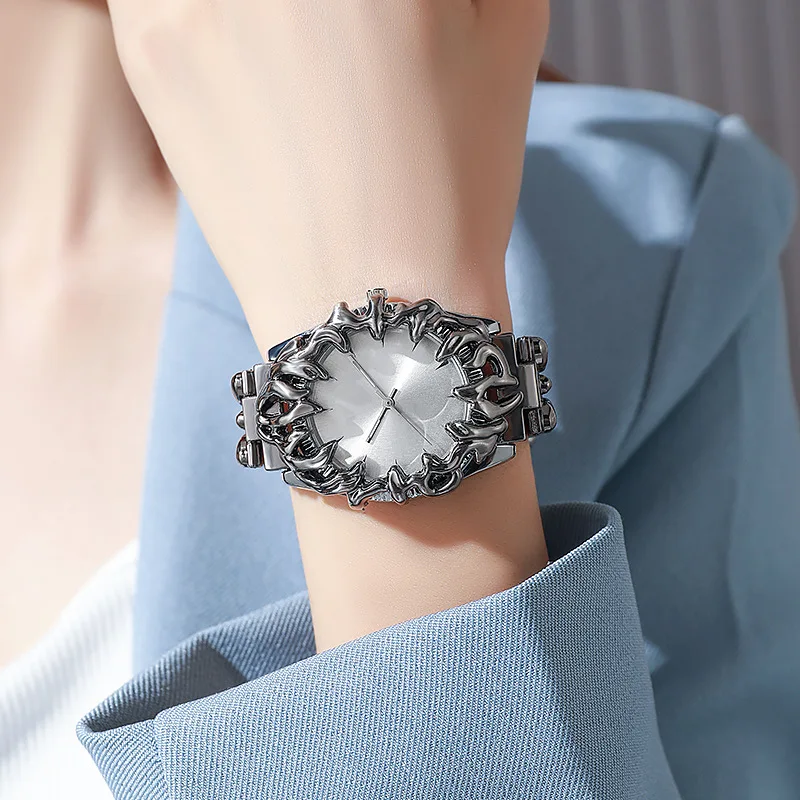 Vintage Flame Bezel Punk Quartz Watch Men Women Matte Black Steel Band Analog Wristwatch Street Fashion Matching Couple Watches