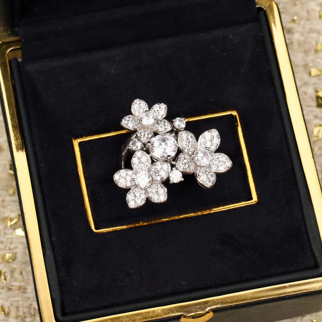 

Fine Designer Brand 925 Silver Full Diamond Luxury Flower Ring Woman Top Quality Dainty Jewelry