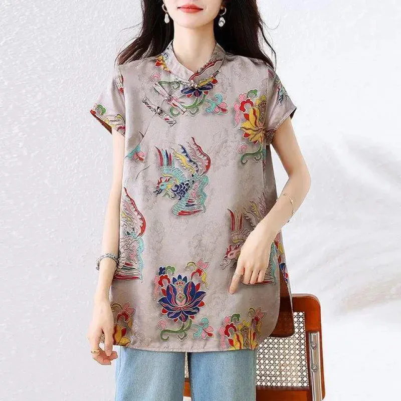 

Женская атласная блузка-ципао в китайском стиле оверсайз с коротким рукавом, воротником-стойкой и застежкой, свободного кроя, летняя