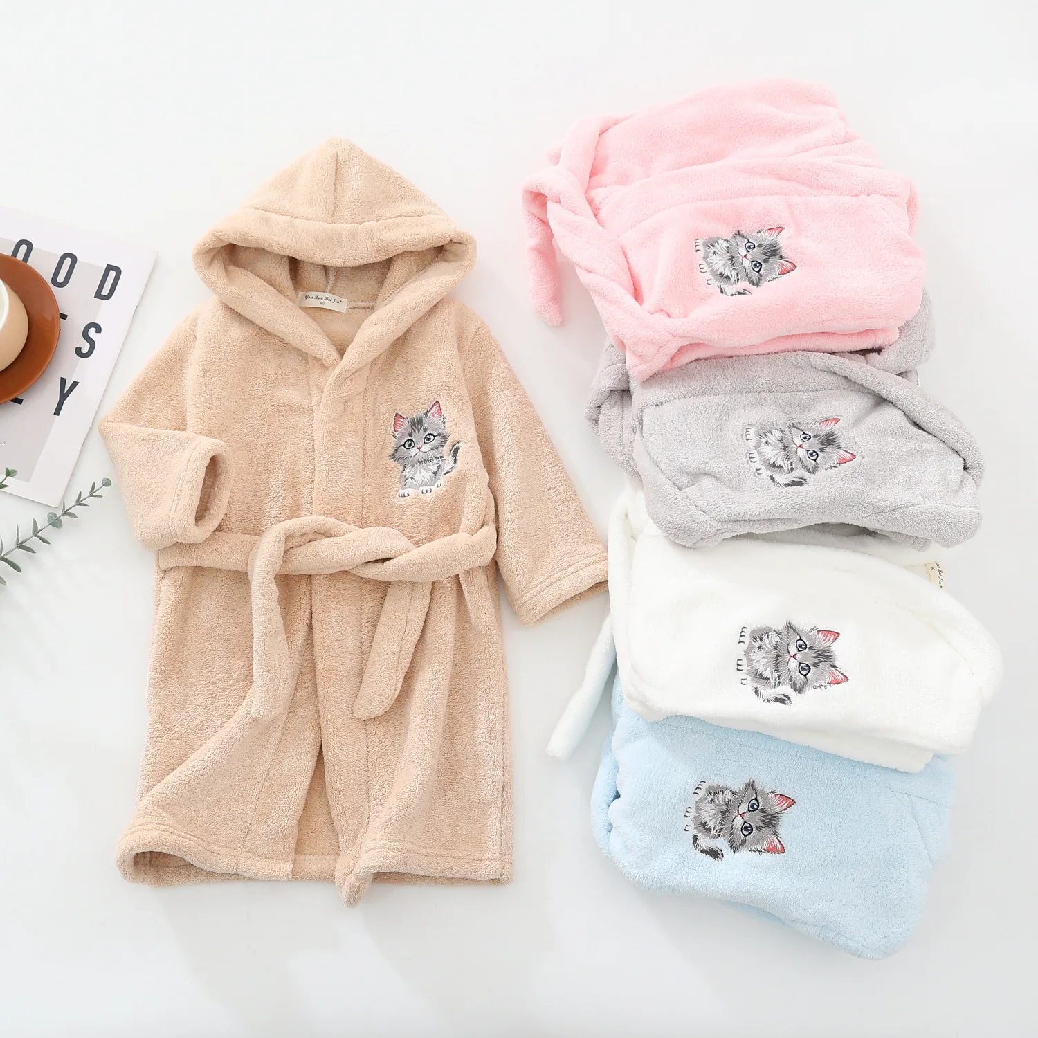 Autumn Winter Kids Hooded Soft Flannel Bathrobe Baby Cute Kitten Embroidery Bath Robe with Waist Belt Boys Girls Sleepwear