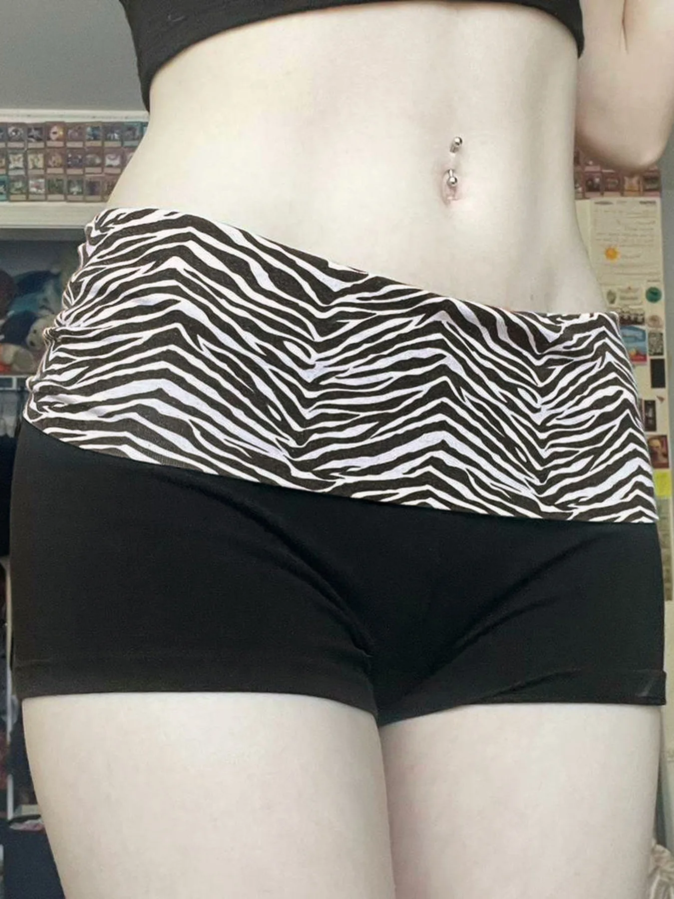 Casual Zebra Print Low-Waisted Skinny Shorts for Women Y2K Style Cleanfit Natural Waist Three-acetate Fiber Ladies Pants
