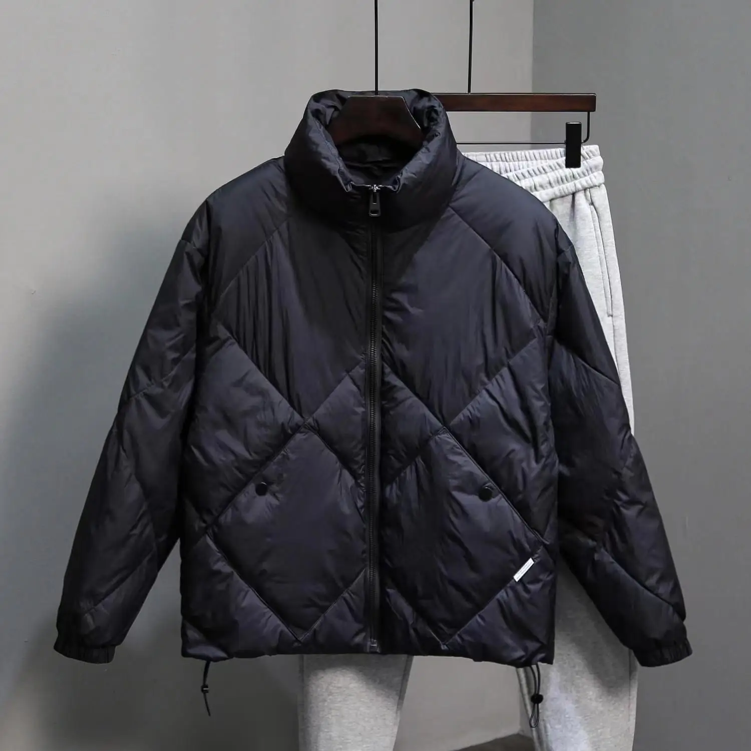 

Мужская модная пуховая хлопковая куртка 2024 года, новая зимняя модель, свободная, легкая, теплая, с коротким воротником, хлопковое пальто, молодежная повседневная одежда