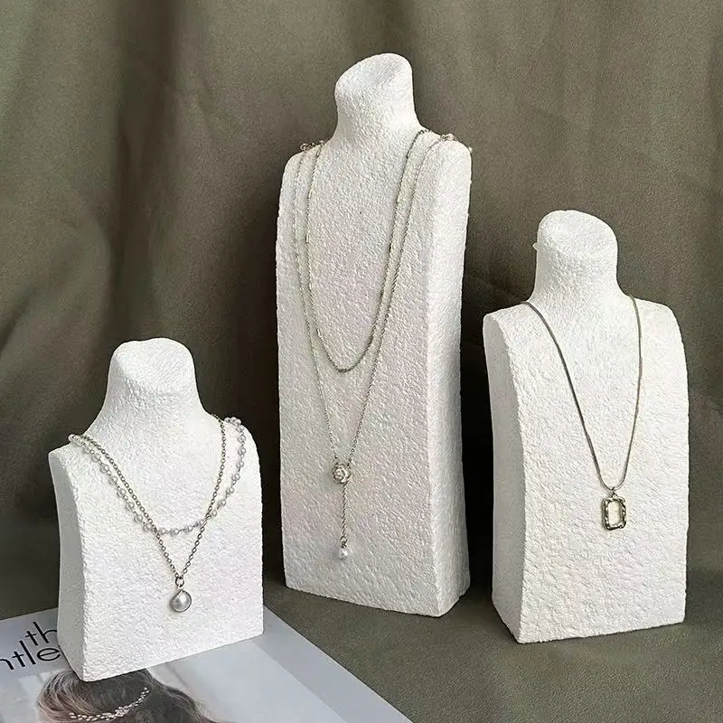 Resin Jewelry Display Stand Women Necklace Portrait Model Shelf Window Necklace Pendant Display Mannequin Luxury Jewelry Holder