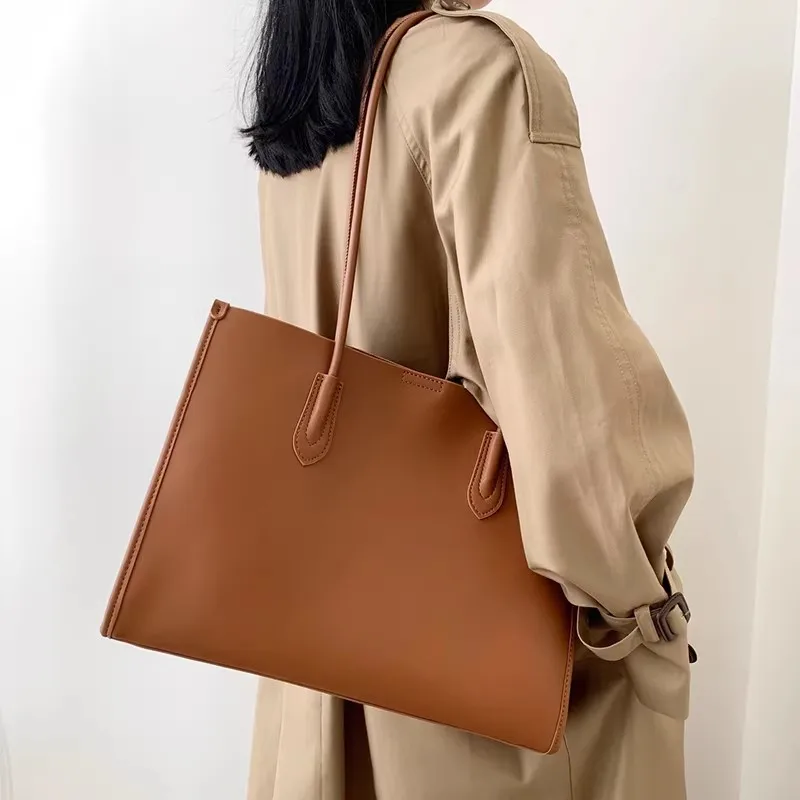 

High-End Genuine Leather Tote Bag for Women 2026 New Autumn and Winter Fashion Cowhide Commuter Shoulder Underarm Bag