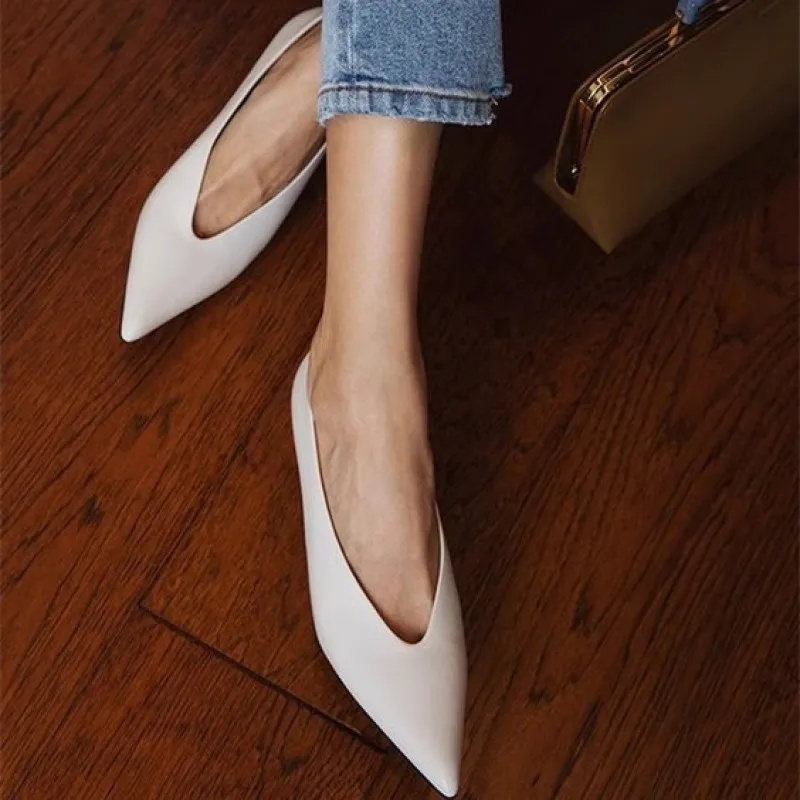 2024 NEW Heels Pointed Toe Shallow Mouth Retro Granny Shoes Patent Leather Skinny Metal Heel Four Seasons Single Shoes Fashion