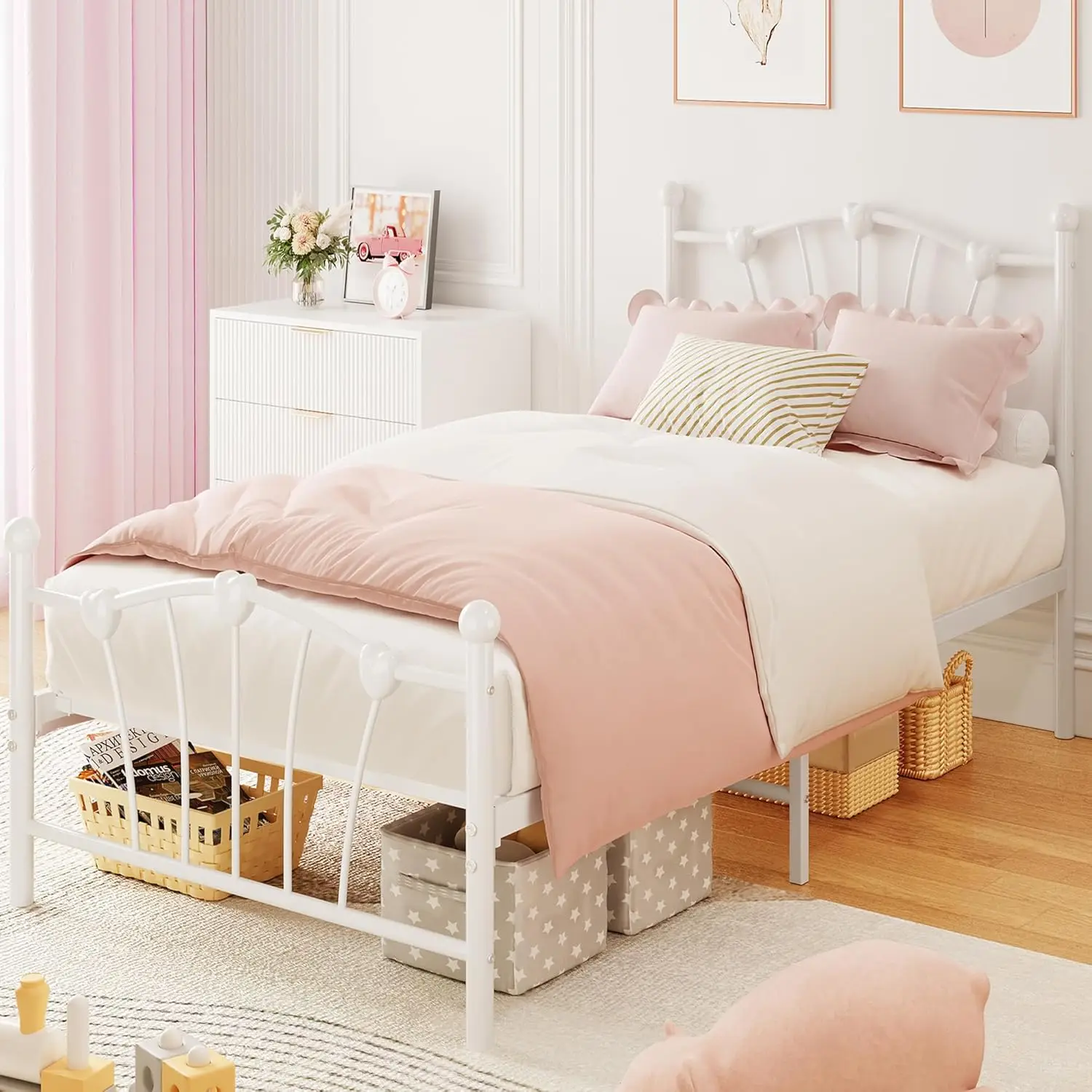 Twin Size Bed Frame,Heart Shaped Metal Bed Frame with Headboard and Footboard,Platform Bed Frame with Sturdy Slat Support