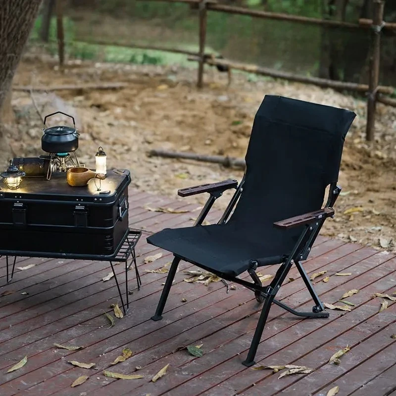 is ideal for outdoor c ShineTrip Portable Folding Chair, made of Oxford fabric with an aluminum alloy frame and a high backrest